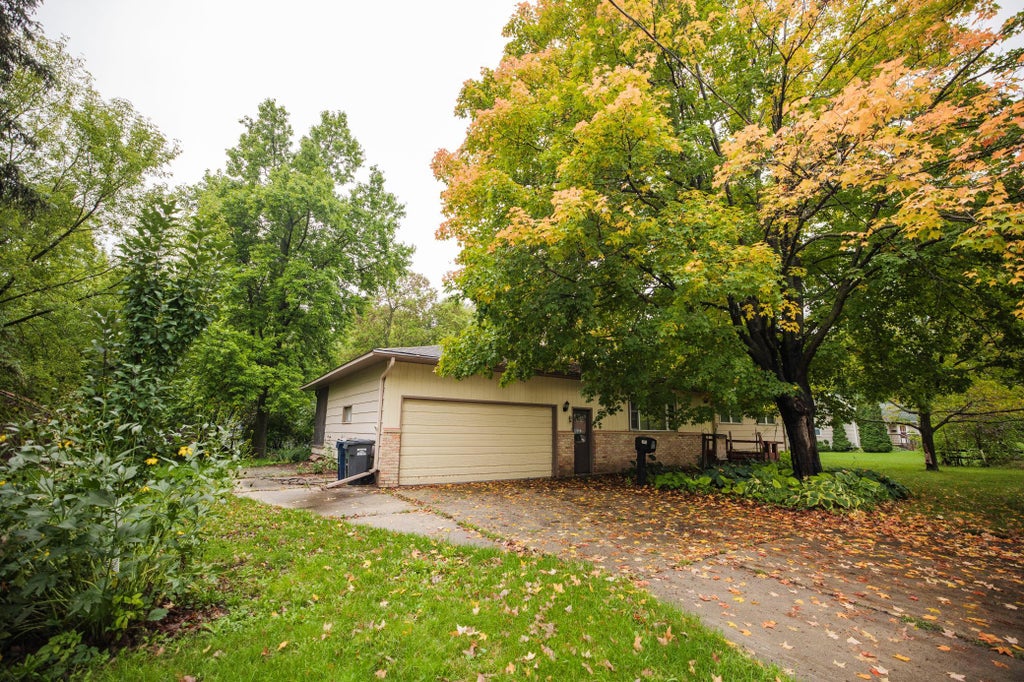 Photo of 315 W 10th Street, Morris, MN 56267 (MLS # 7150770)