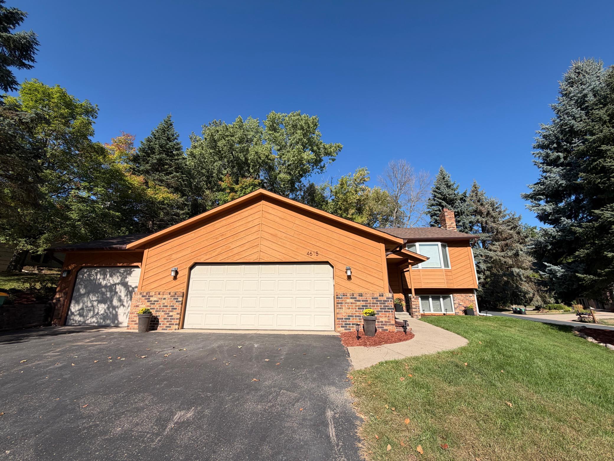 4615 Parkridge Drive