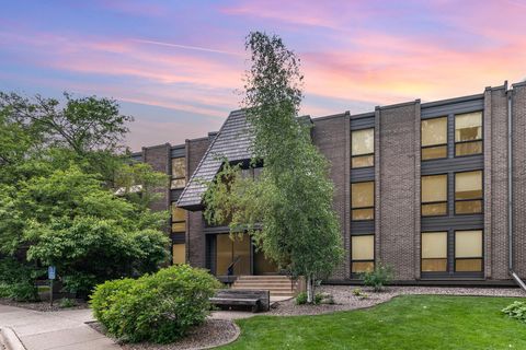 6085 Lincoln Drive 220 Edina MN 55436
