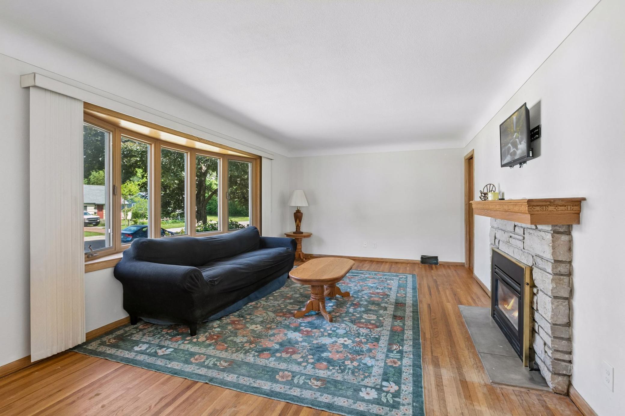 1306 Ryan Avenue W