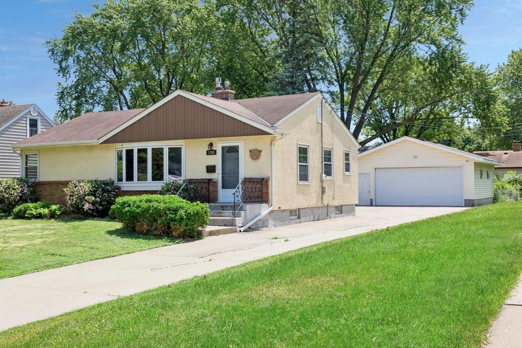 Photo of 1306 Ryan Avenue W, Roseville, MN 55113 (MLS # 7074620)
