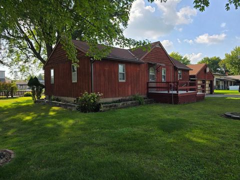 Photo of 103 Hazelwood Avenue, New Ulm, MN 56073 (MLS # 6814184)