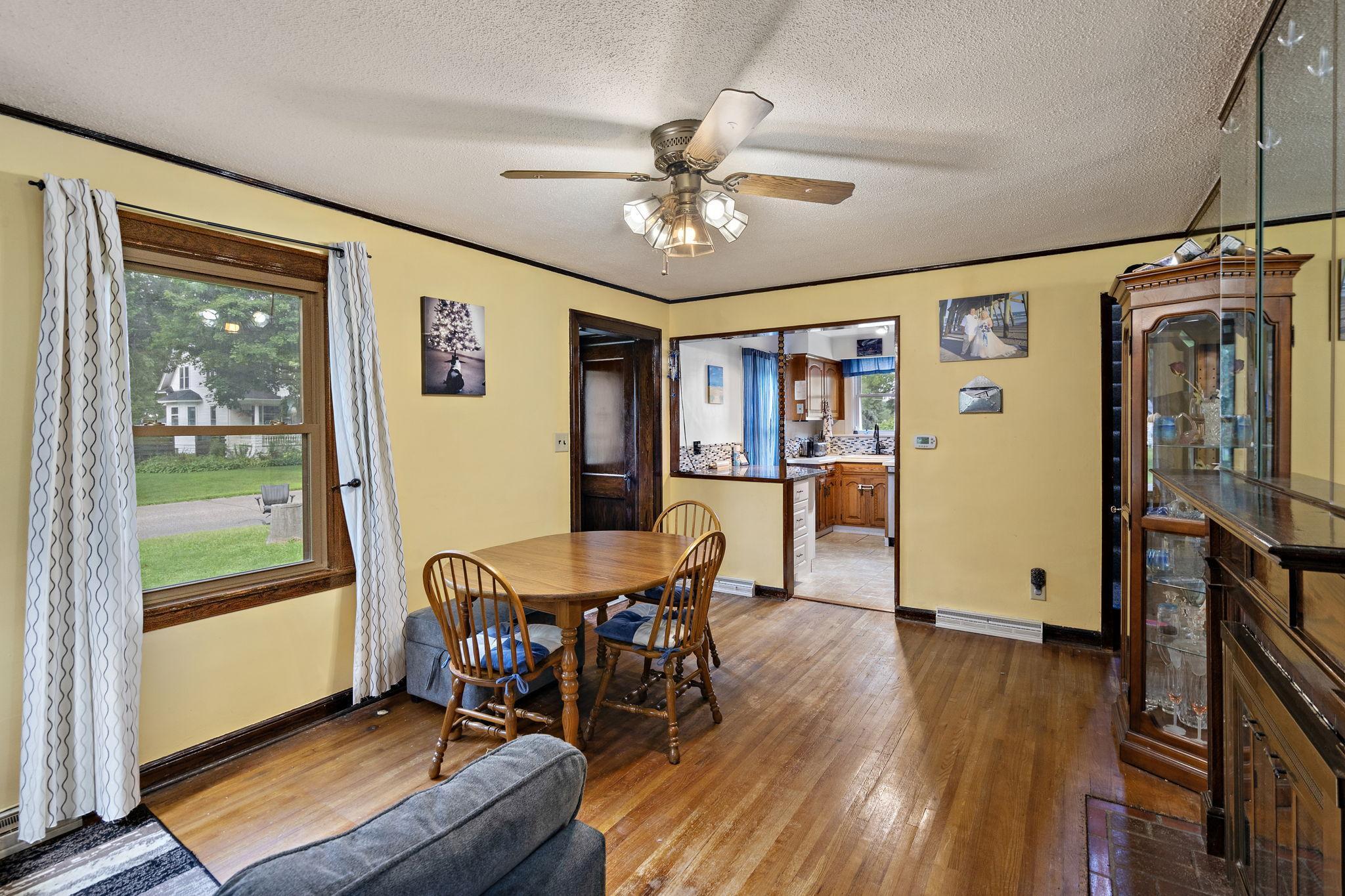 1870 Clarence Street