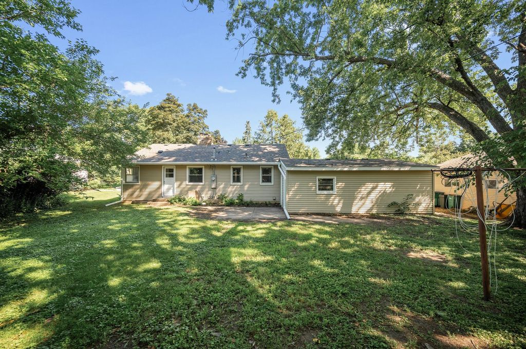 Photo of 7907 W 25th Street, Saint Louis Park, MN 55426 (MLS # 7057000)