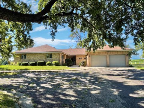 Photo of 18375 County Road 4, Springfield, MN 56087 (MLS # 6792383)