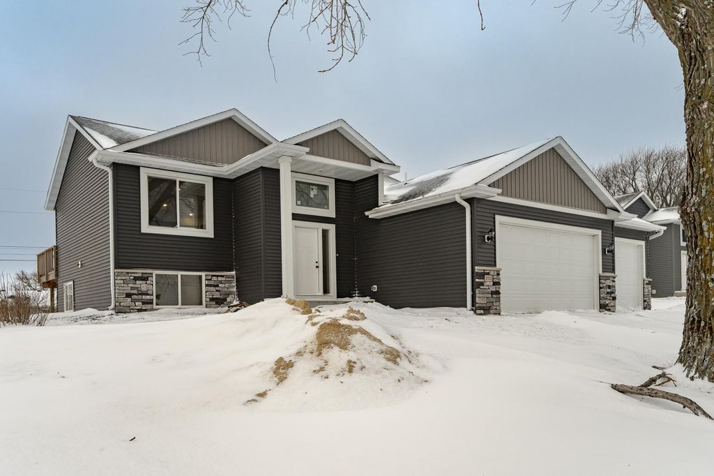 Photo of 3112 Eastwood Road SE, Rochester, MN 55904 (MLS # 7001047)