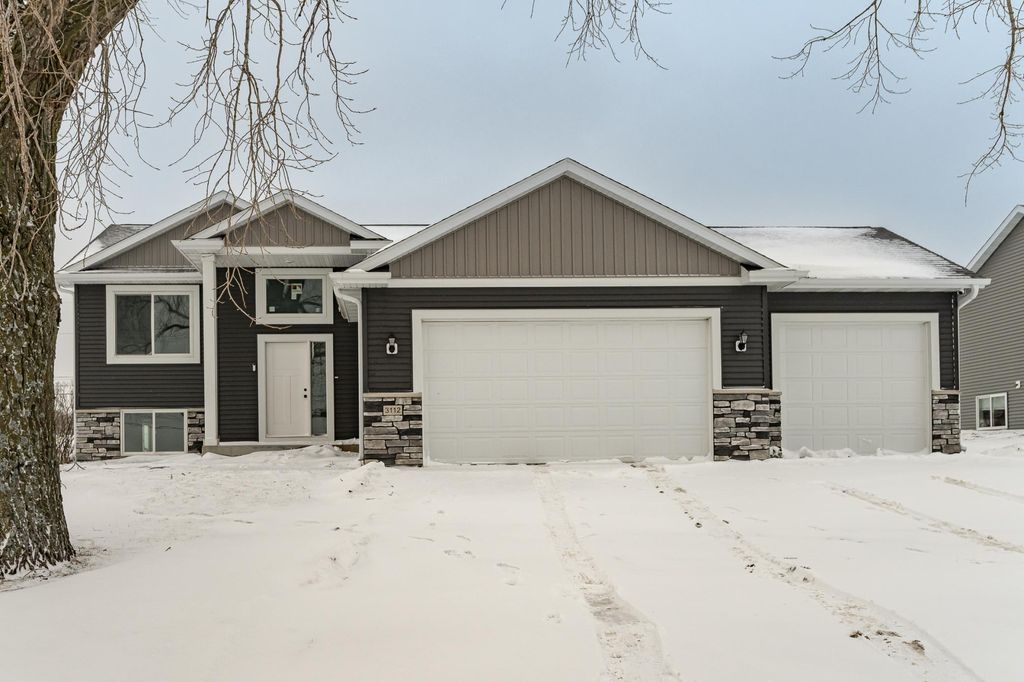Photo of 3112 Eastwood Road SE, Rochester, MN 55904 (MLS # 7001047)