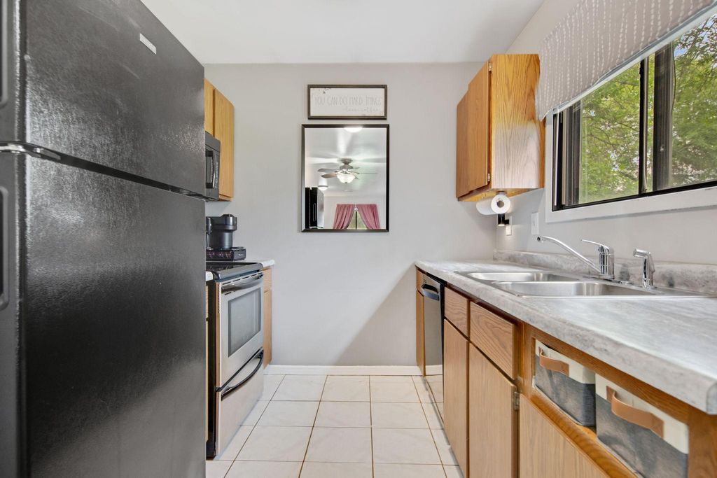 Photo of 6614 84th Court N, Brooklyn Park, MN 55445 (MLS # 7022297)