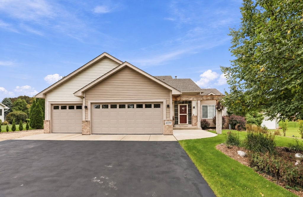 Photo of 20390 Pintail Court, Rogers, MN 55374 (MLS # 7149692)