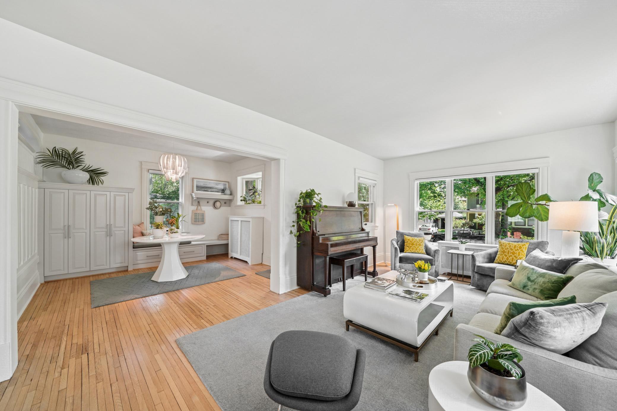 2400 Lake Place