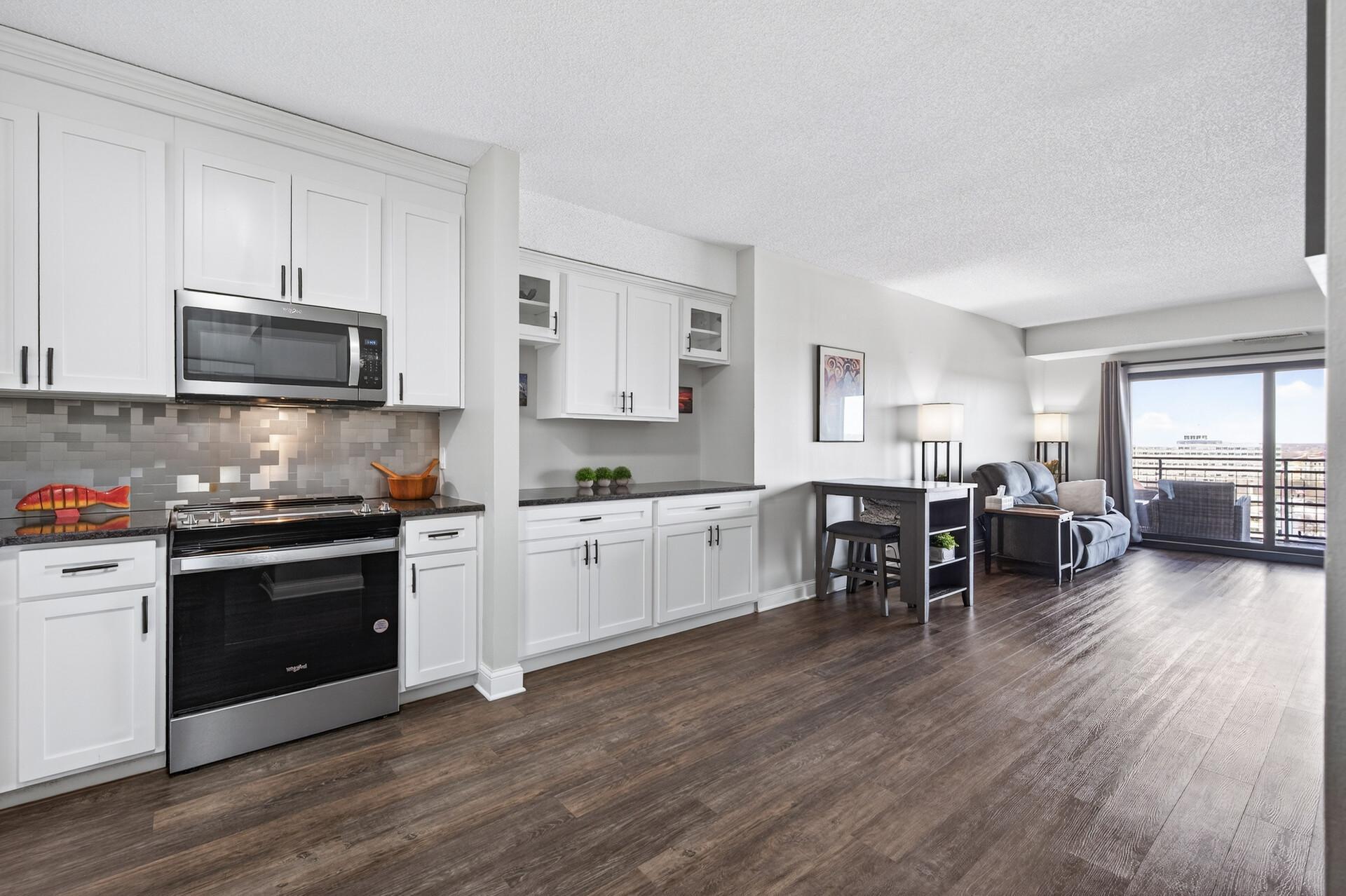 26 10th Street W 2004