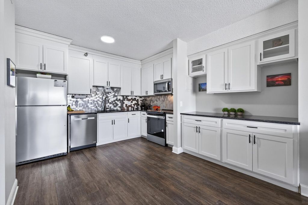 Photo of 26 10th Street W #2004, Saint Paul, MN 55102 (MLS # 7011474)