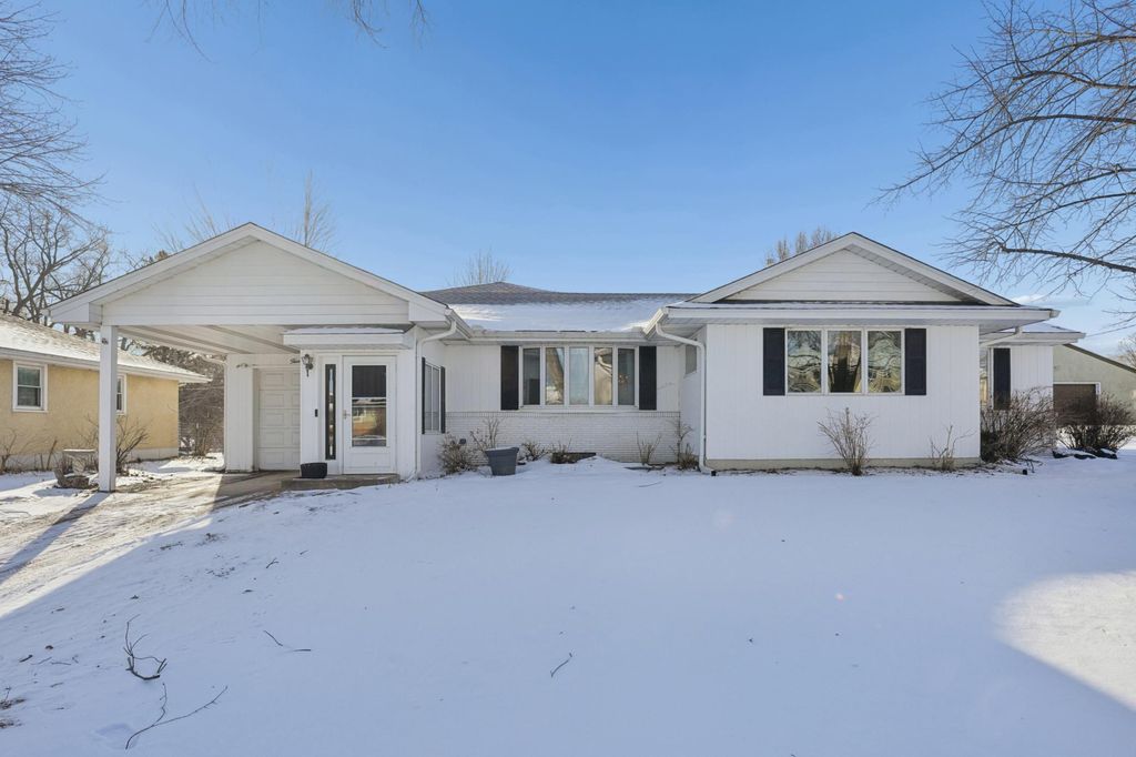 Photo of 272 Roma Avenue, Roseville, MN 55113 (MLS # 7005907)