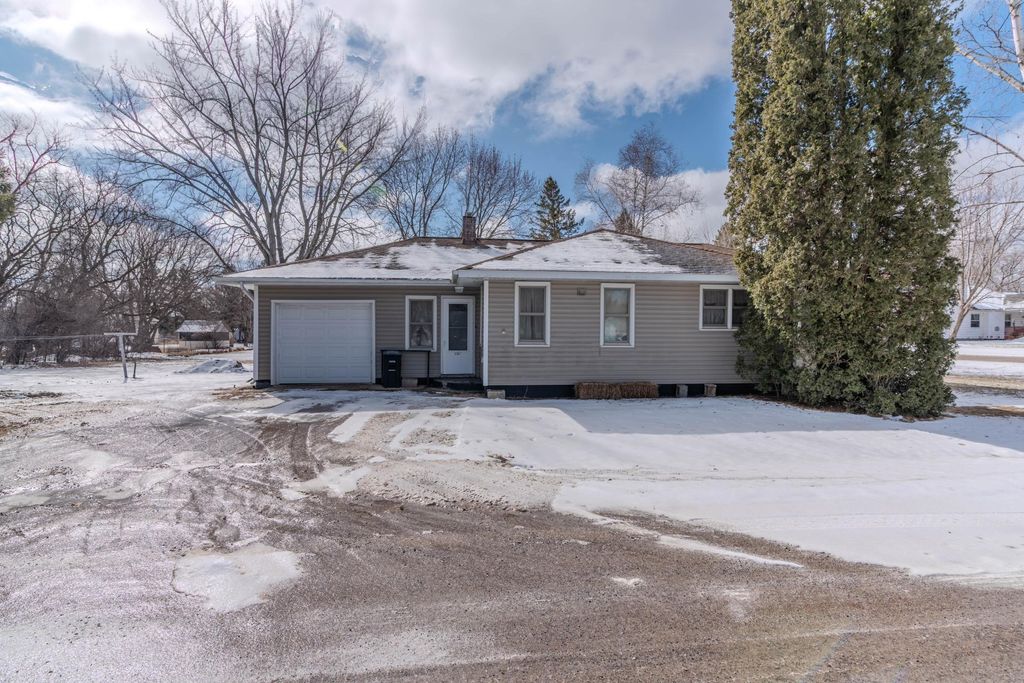 Photo of 1307 1st Avenue SW, Little Falls, MN 56345 (MLS # 7017137)