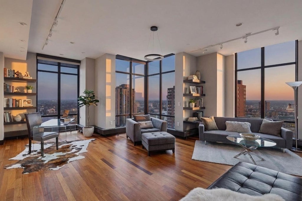 Photo of 201 S 11th Street #2100, Minneapolis, MN 55403 (MLS # 7164502)