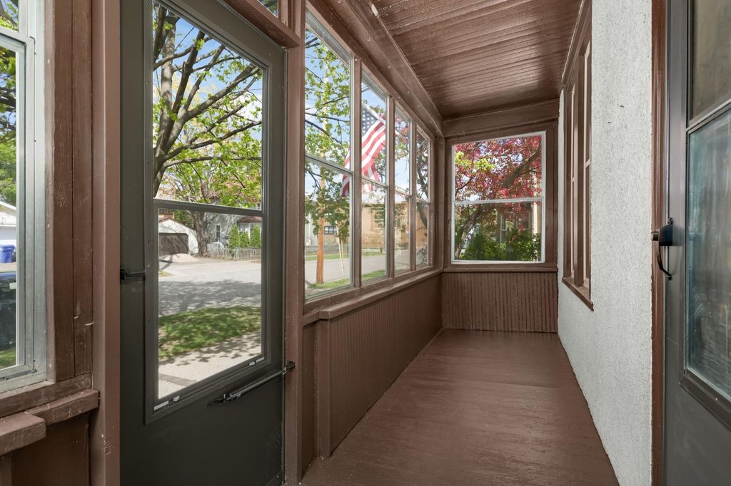 Photo of 690 James Avenue, Saint Paul, MN 55102 (MLS # 7066417)