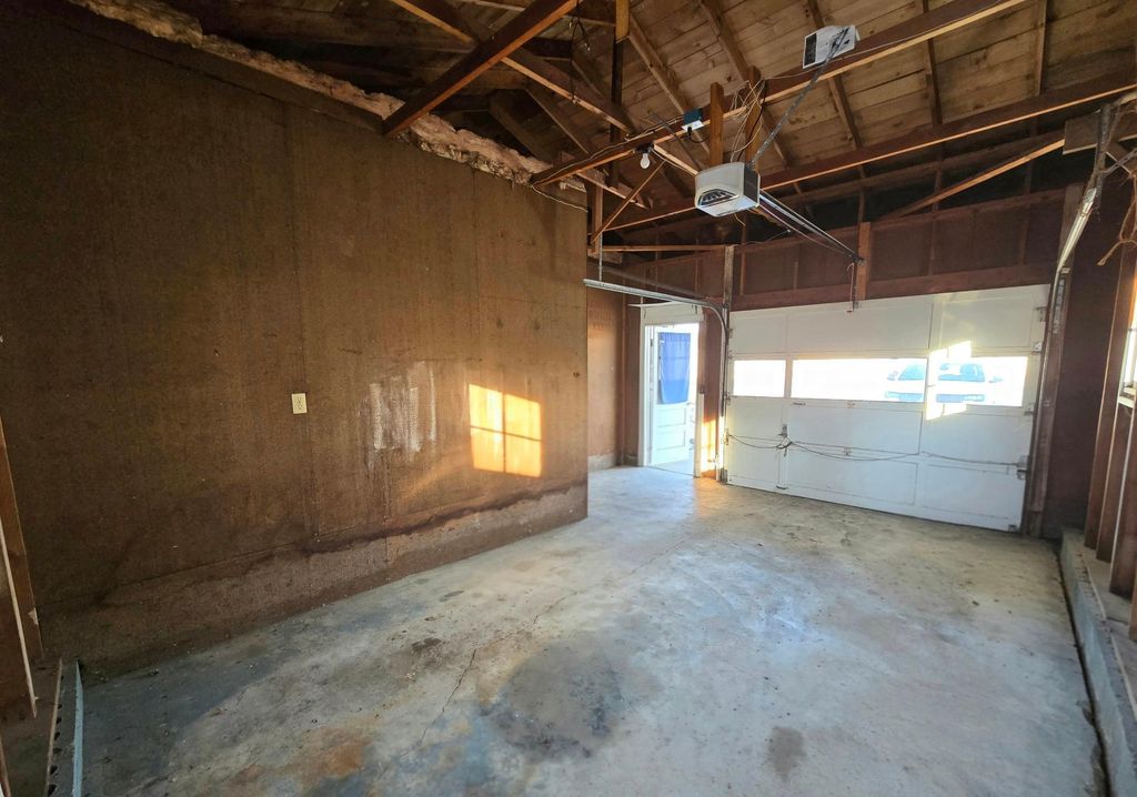 Photo of 106 8th Avenue NW, Pipestone, MN 56164 (MLS # 7018182)