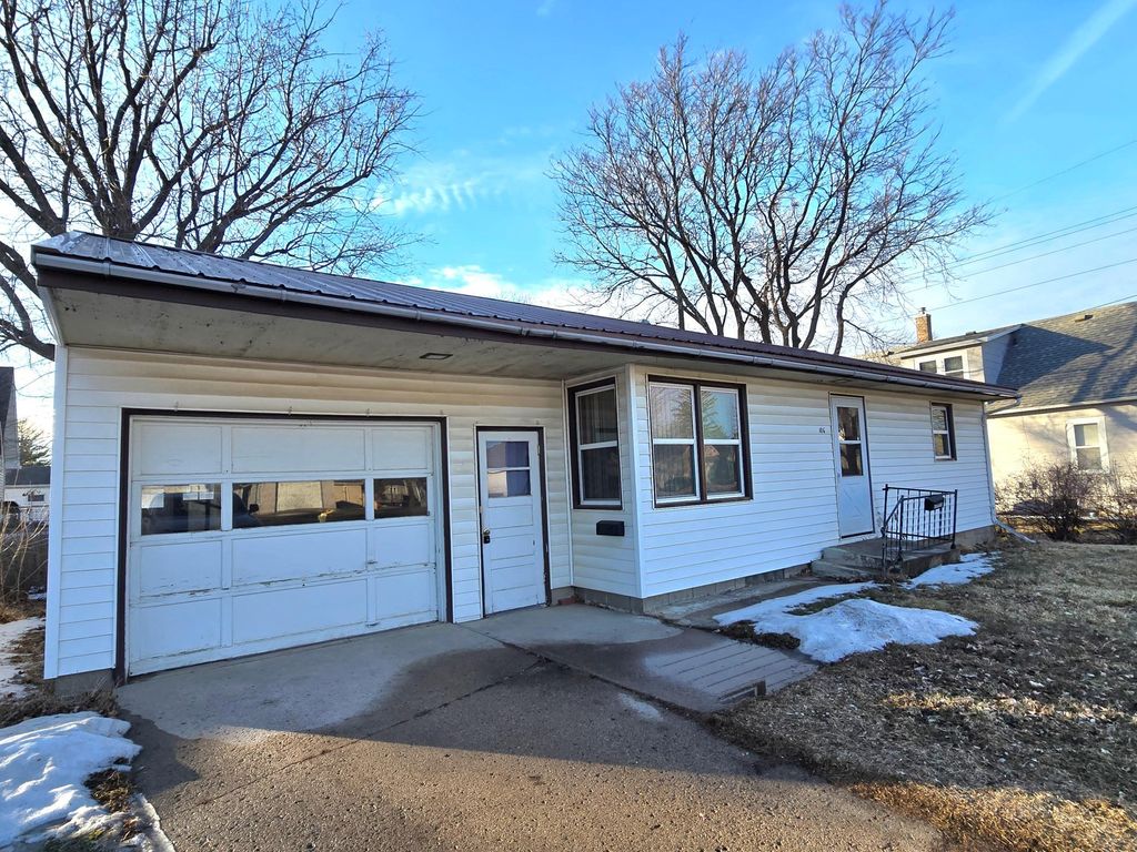 Photo of 106 8th Avenue NW, Pipestone, MN 56164 (MLS # 7018182)