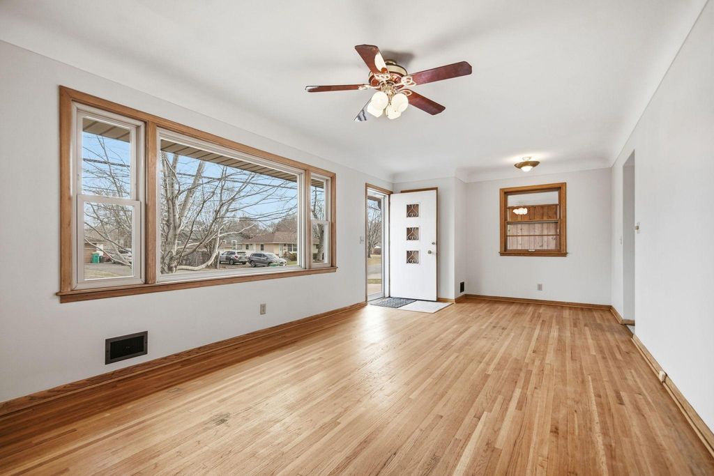 Photo of 5842 Xerxes Avenue N, Brooklyn Center, MN 55430 (MLS # 7050038)