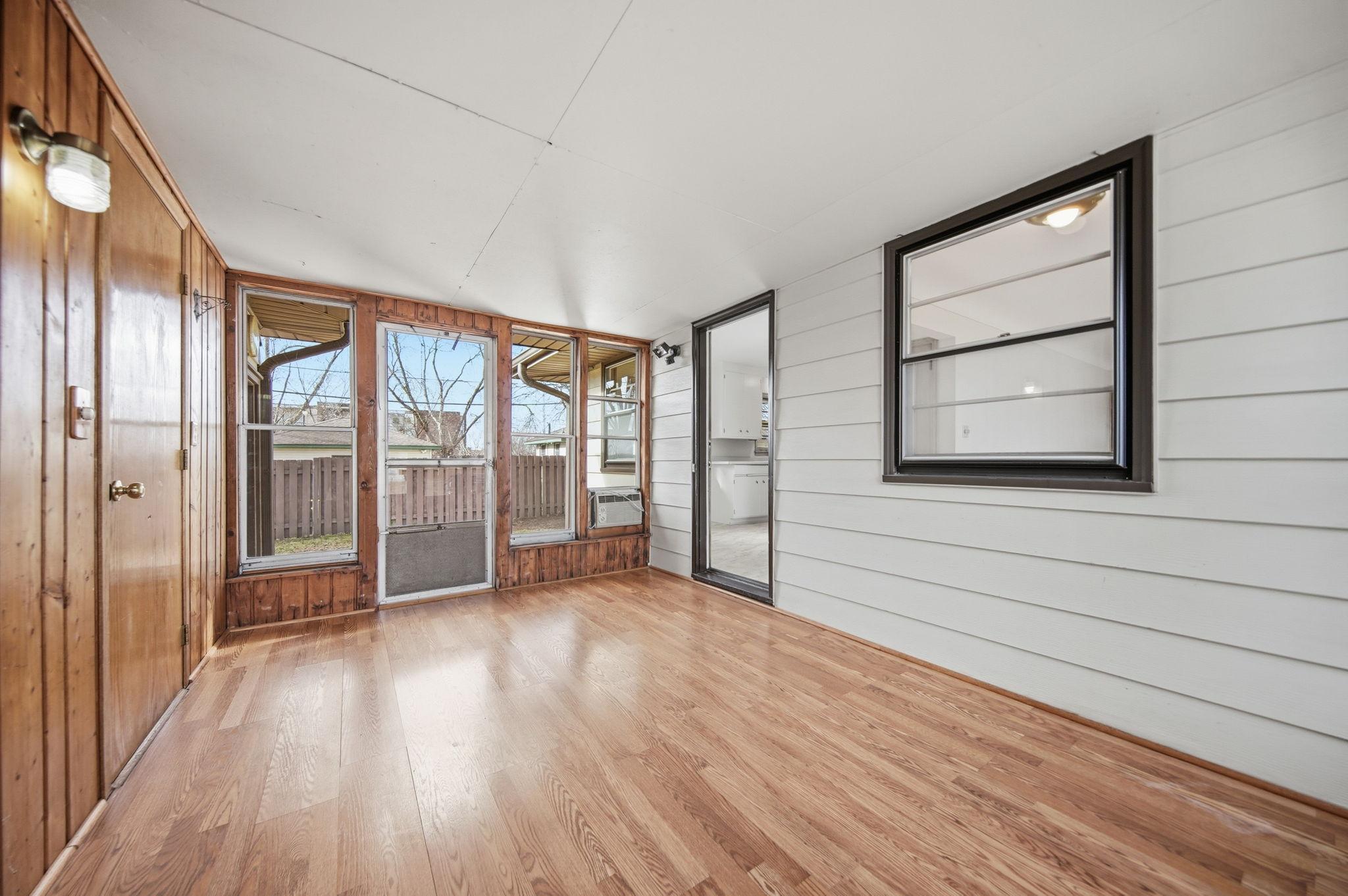 5842 Xerxes Avenue N