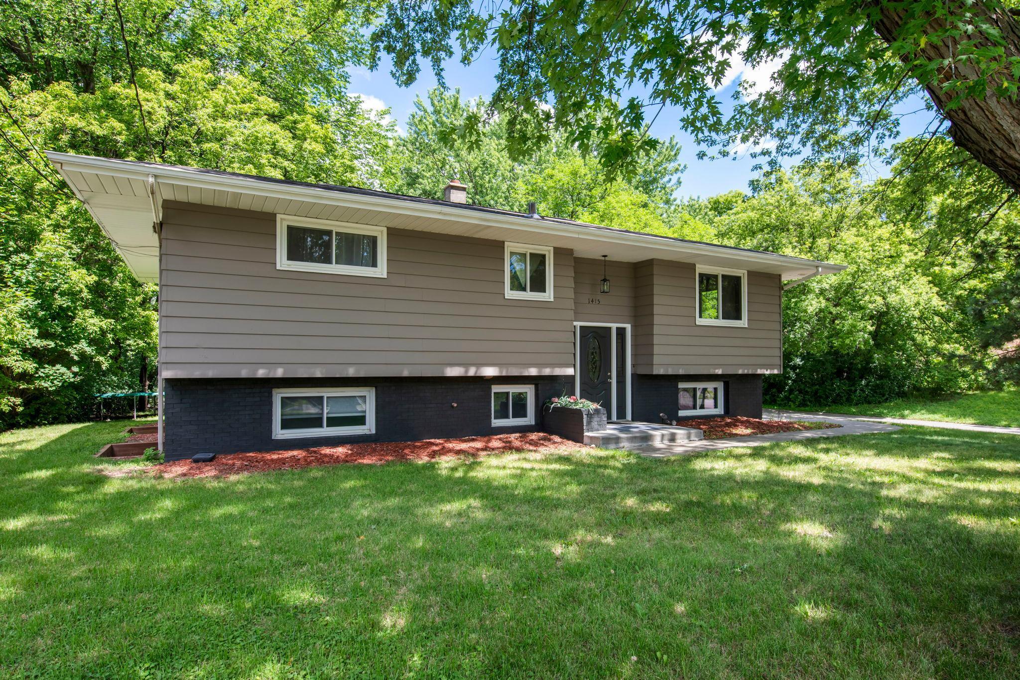 1415 County Road E W