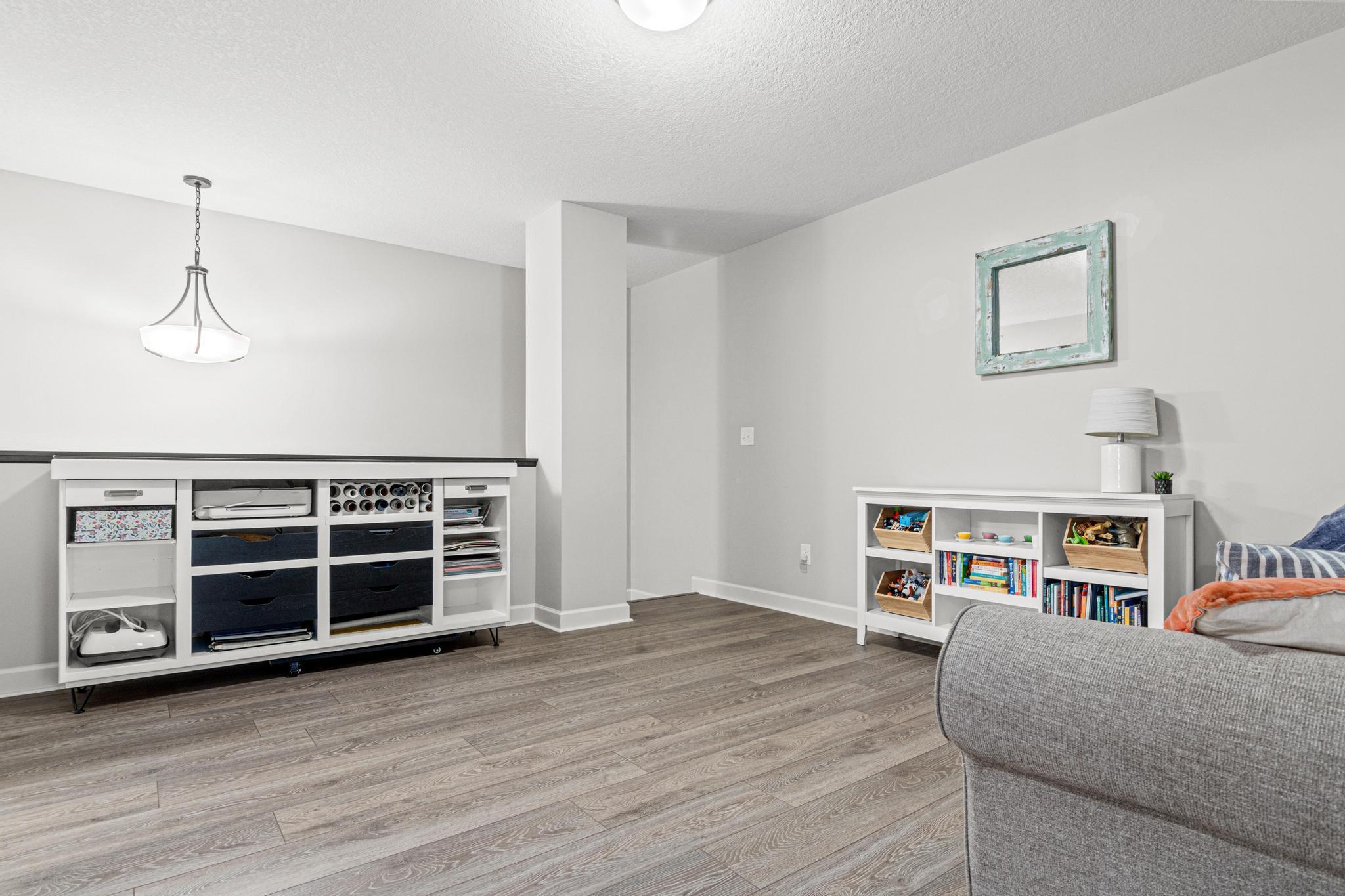 9925 5th Street Lane N