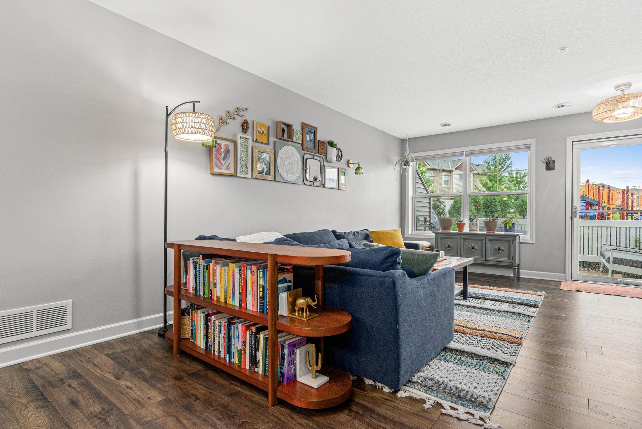 9925 5th Street Lane N