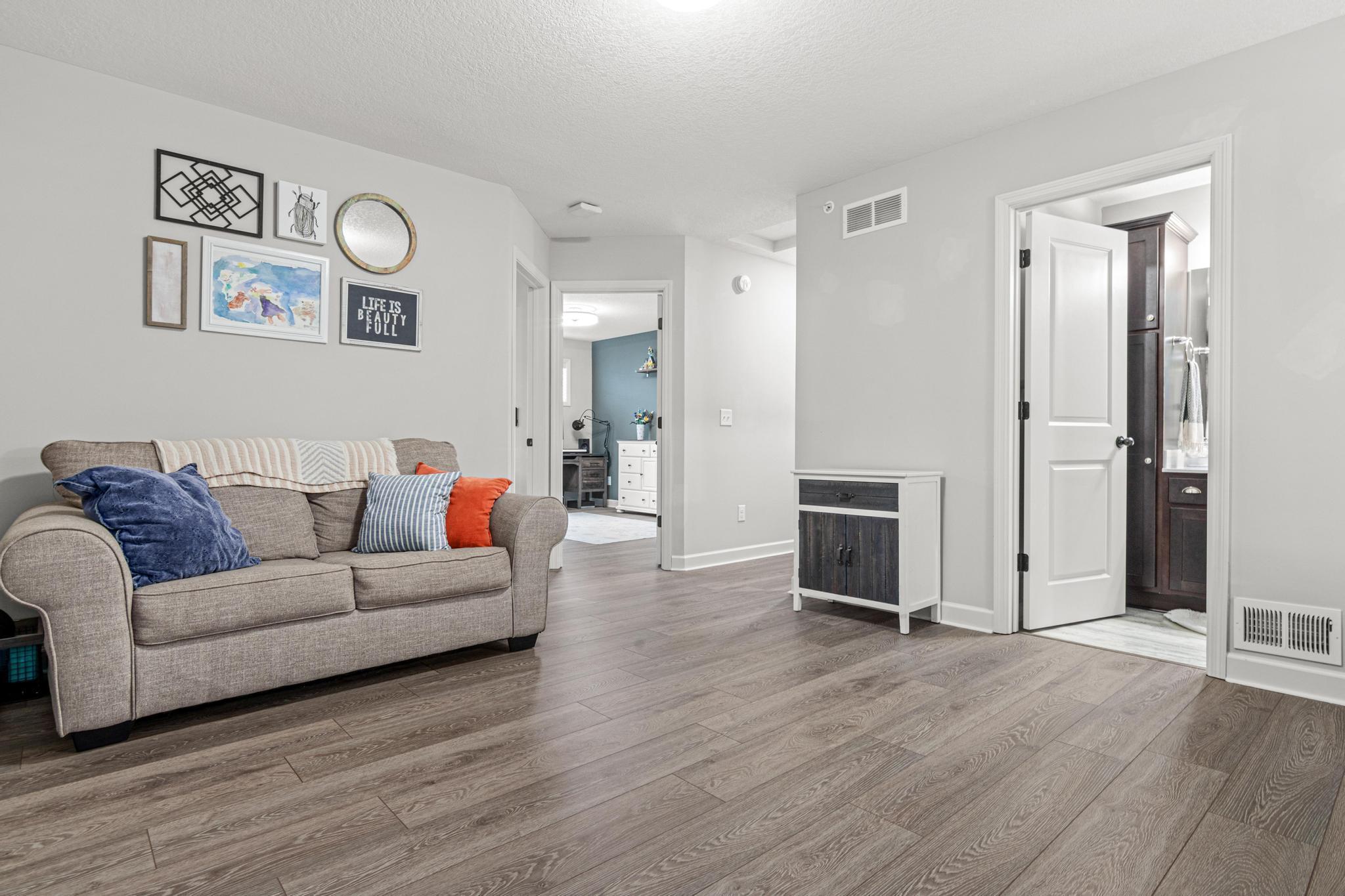 9925 5th Street Lane N