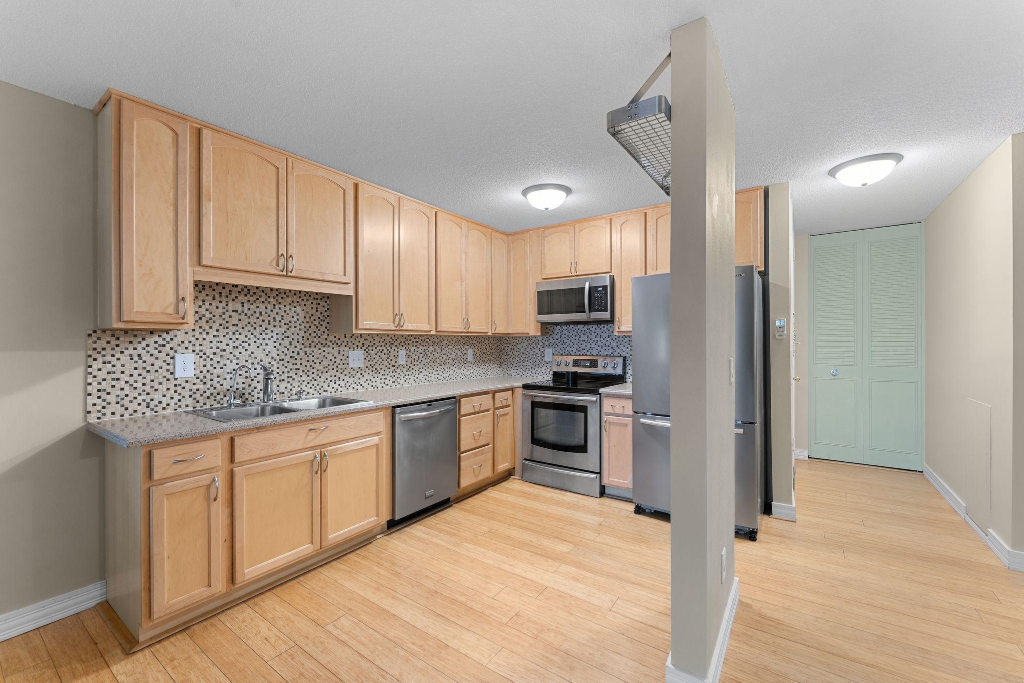2800 Hamline Avenue N 313