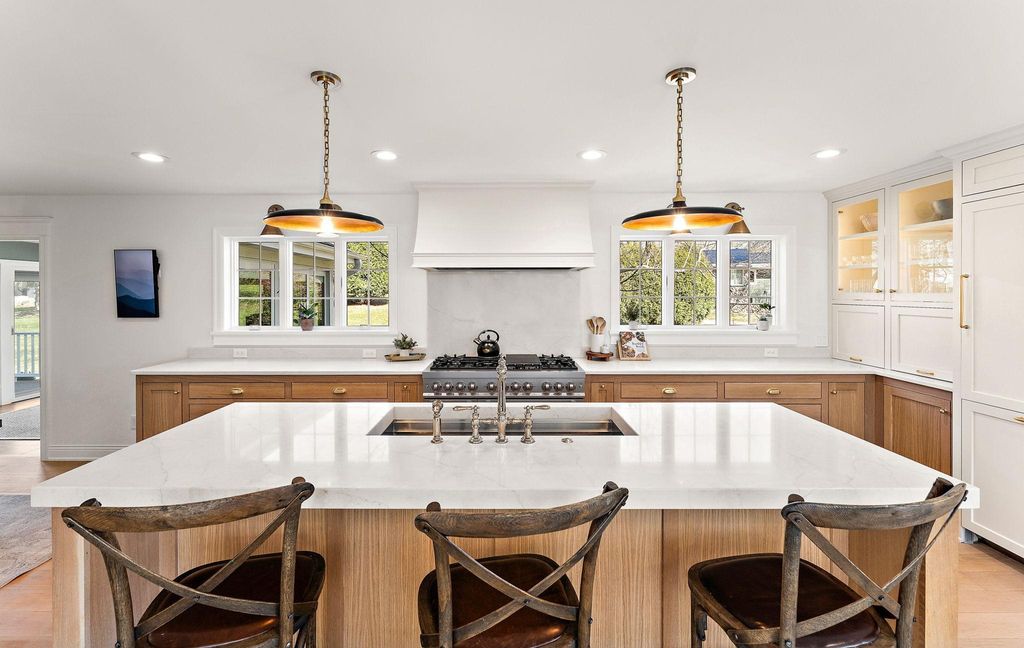 Photo of 2741 Crescent Ridge Road, Minnetonka, MN 55305 (MLS # 7050270)