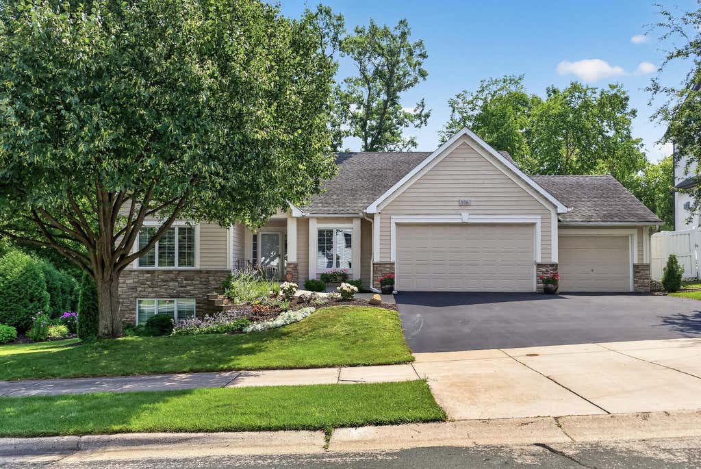 Photo of 506 Hawthorne Woods Drive, Eagan, MN 55123 (MLS # 7125713)