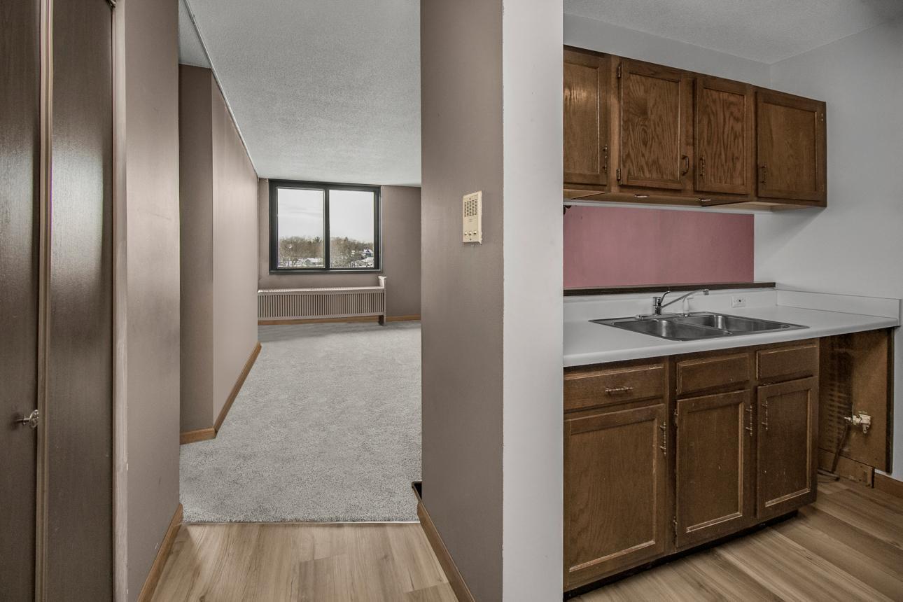 1181 Edgcumbe Road 406