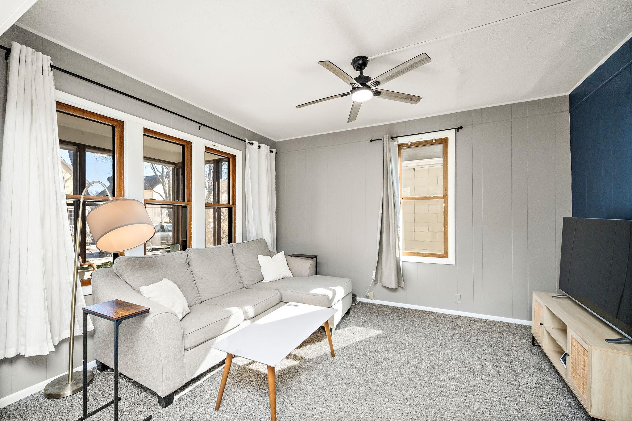 970 Geranium Avenue E