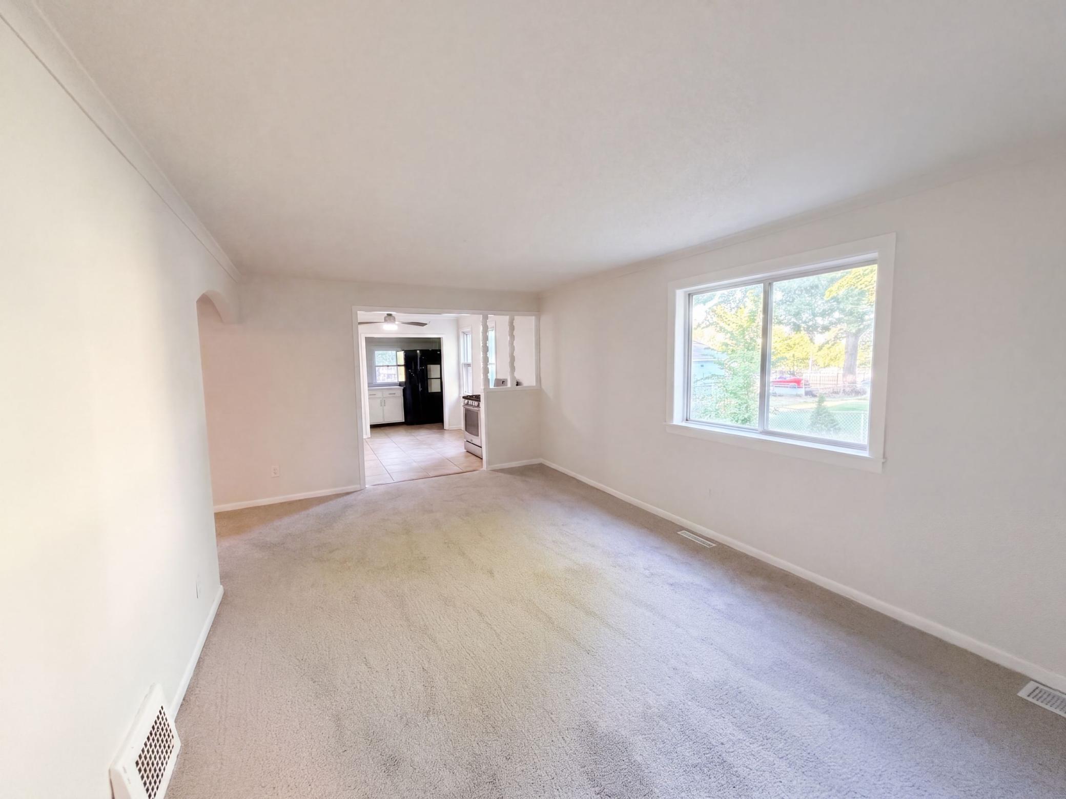 305 Arlington Avenue W