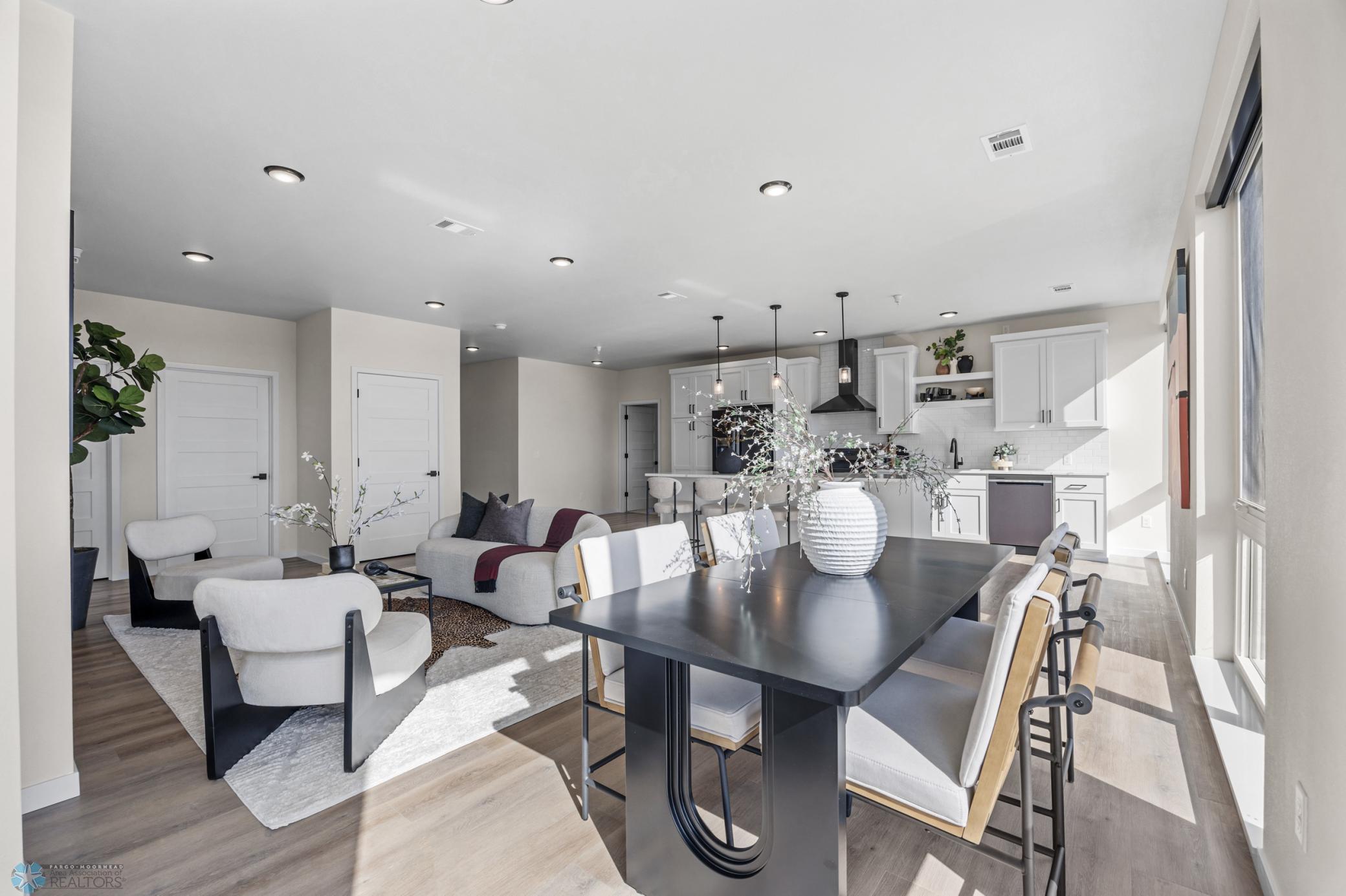 Fargo, North Dakota 58103, United States, 2 Bedrooms Bedrooms, ,2 BathroomsBathrooms,Residential,Active,250144