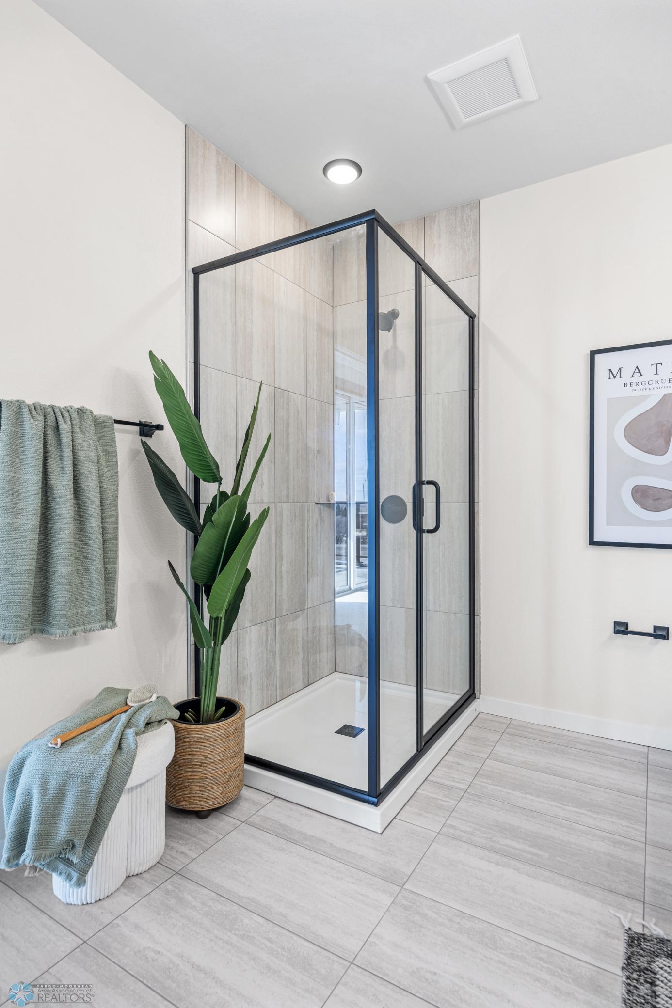 Fargo, North Dakota 58103, United States, 2 Bedrooms Bedrooms, ,2 BathroomsBathrooms,Residential,Active,250144