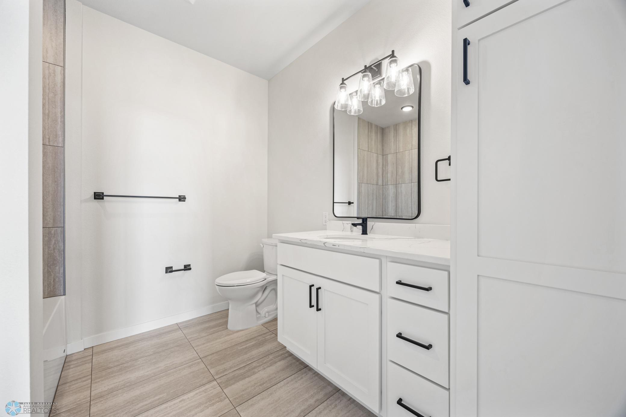 Fargo, North Dakota 58103, United States, 2 Bedrooms Bedrooms, ,2 BathroomsBathrooms,Residential,Active,250144