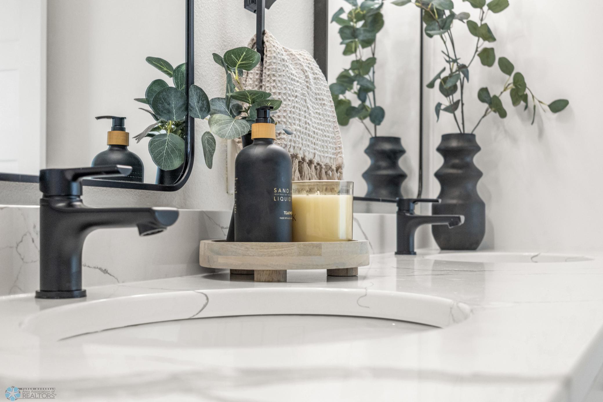 Fargo, North Dakota 58103, United States, 2 Bedrooms Bedrooms, ,2 BathroomsBathrooms,Residential,Active,250144