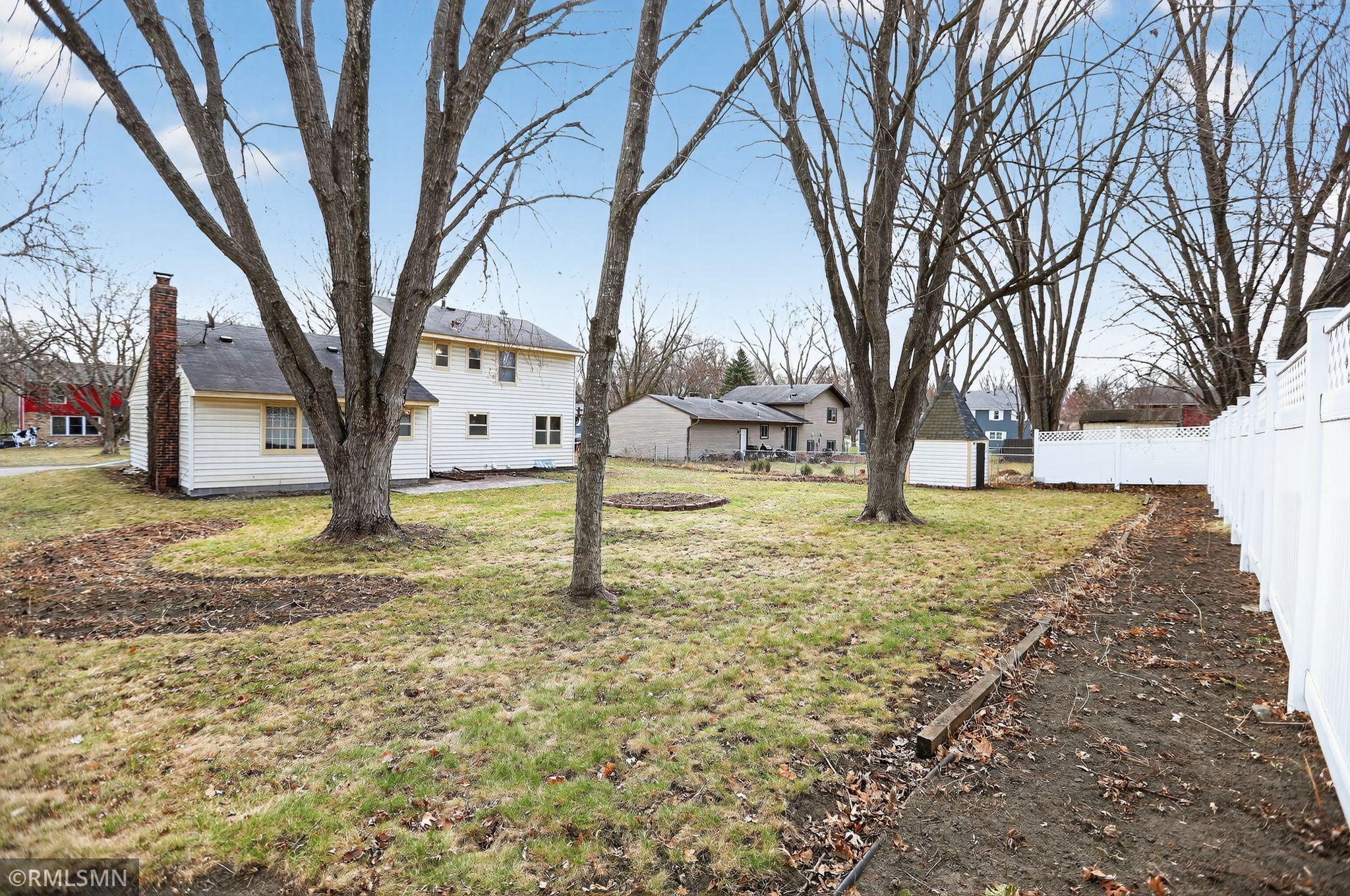 3325 Urbandale Lane N