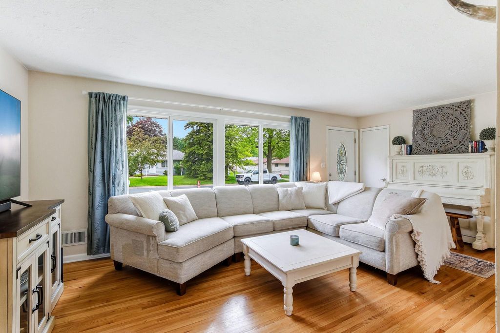Photo of 1815 Walnut Street, Hastings, MN 55033 (MLS # 7076363)