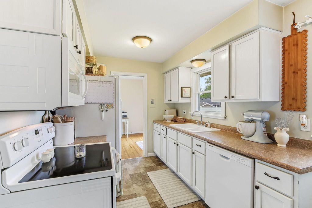 Photo of 1815 Walnut Street, Hastings, MN 55033 (MLS # 7076363)