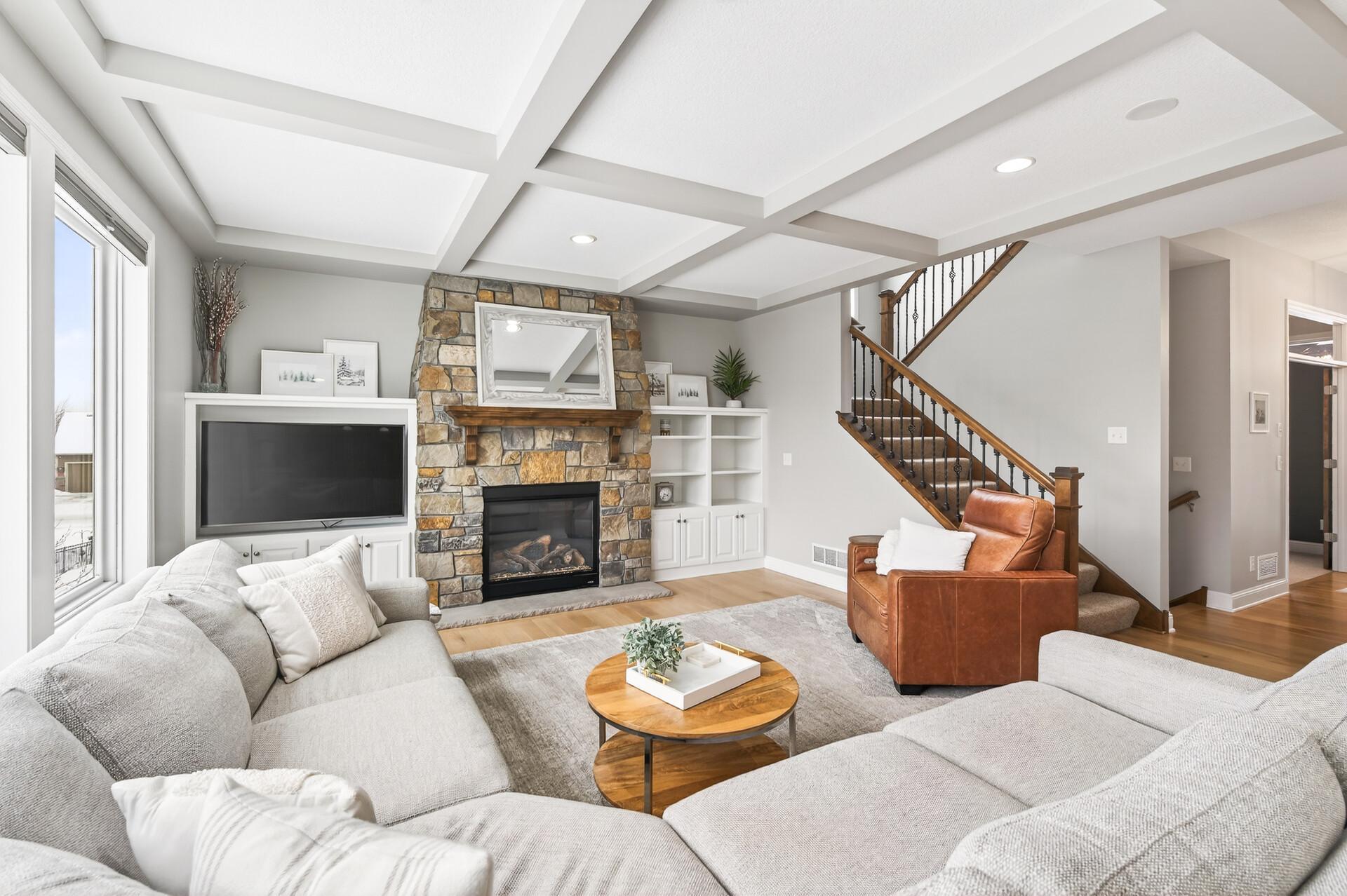 5865 Comstock Lane N