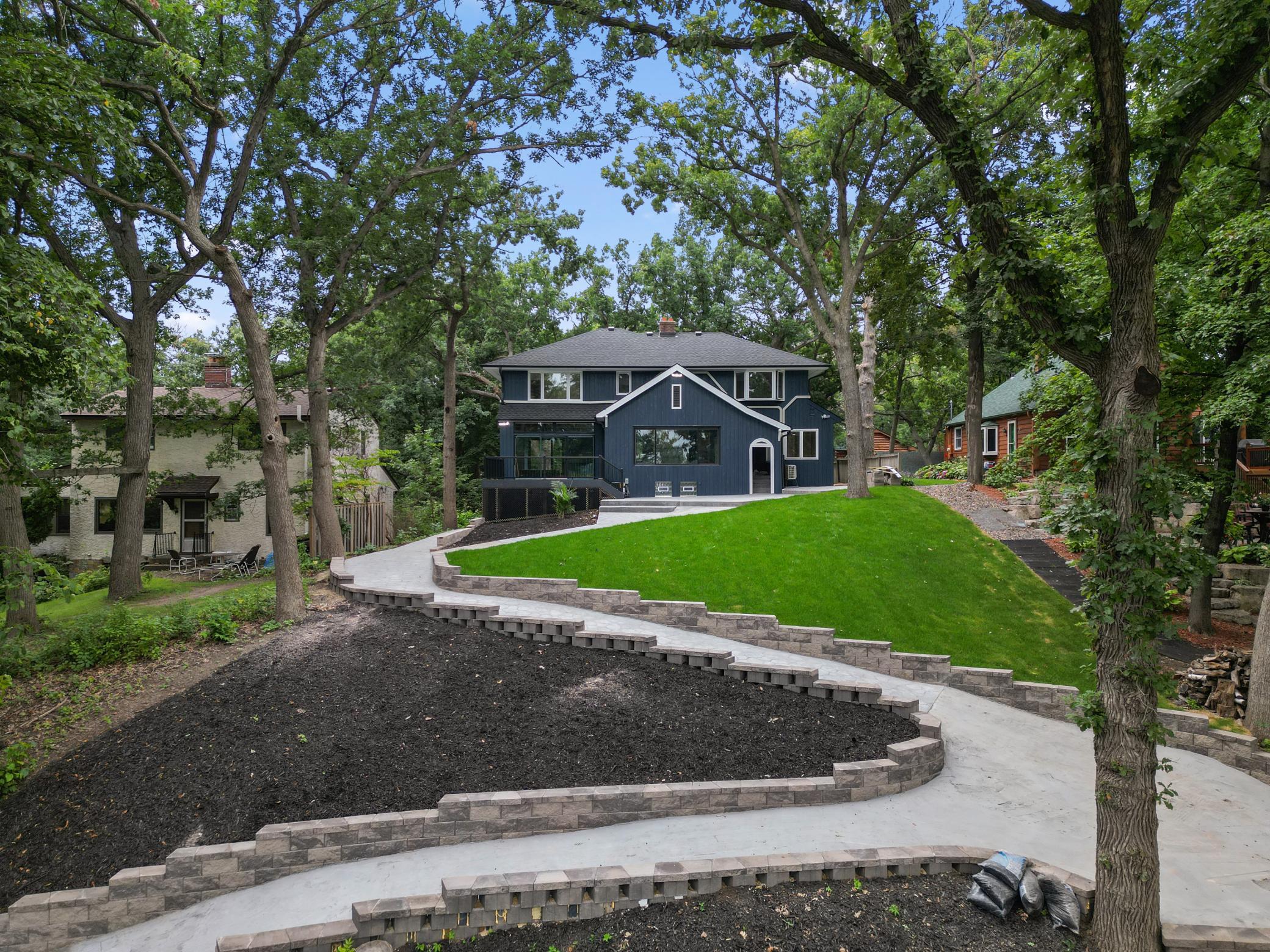2020 Arcade Street