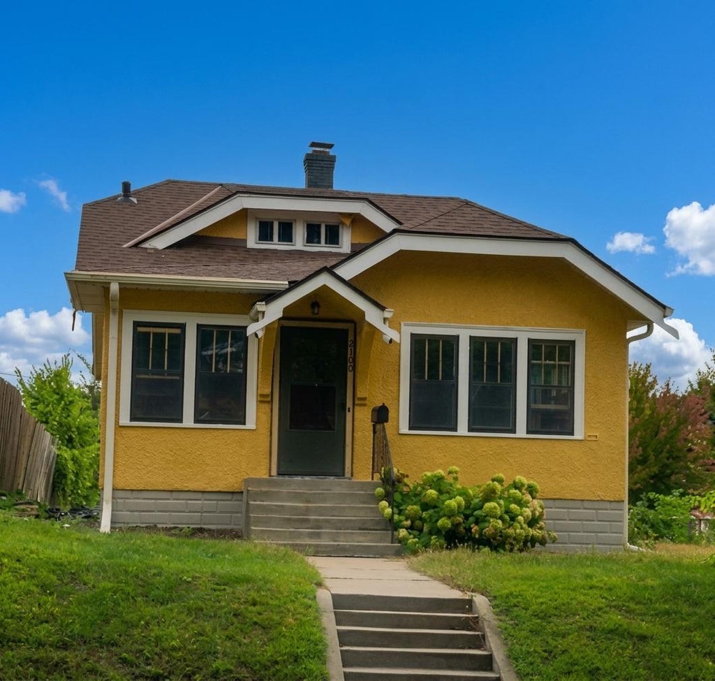 Photo of 2100 Sheridan Avenue N, Minneapolis, MN 55411 (MLS # 7162703)