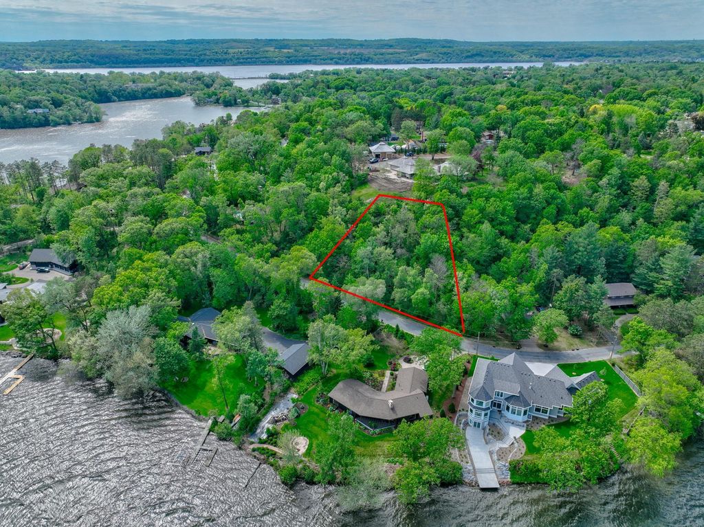 Photo of 1205 Riverside Drive N, Hudson, WI 54016 (MLS # 6658001)