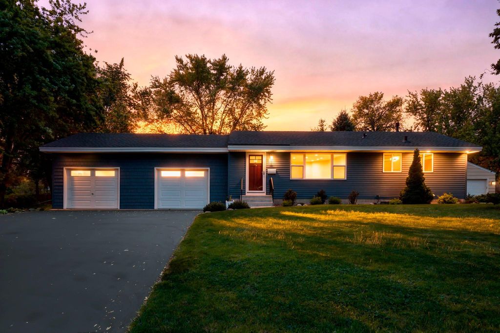 Photo of 942 7th Avenue E, Shakopee, MN 55379 (MLS # 7076691)