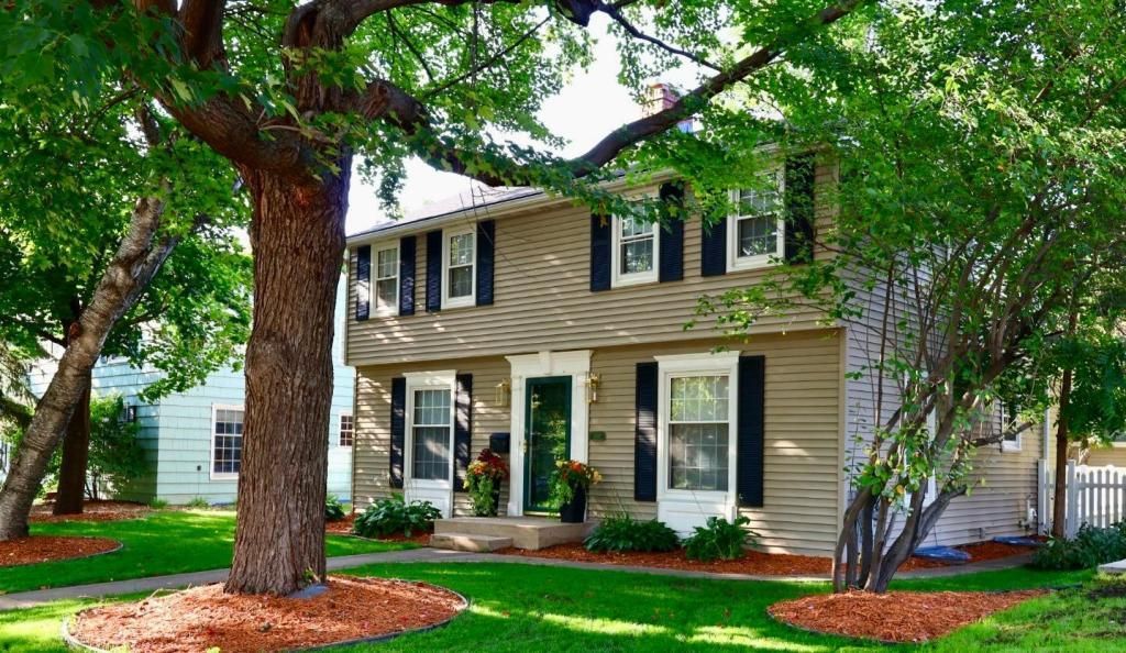 Photo of 1857 Ford Parkway, Saint Paul, MN 55116 (MLS # 7056358)