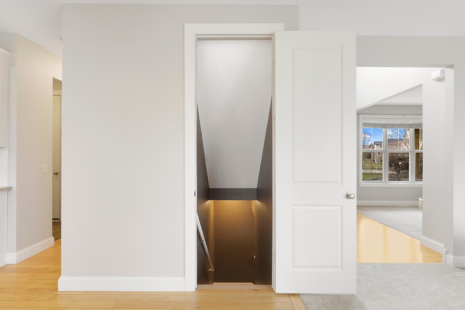 Woodbury, Minnesota 55129, United States, 5 Bedrooms Bedrooms, ,4 BathroomsBathrooms,Residential,Pending Sale,115986