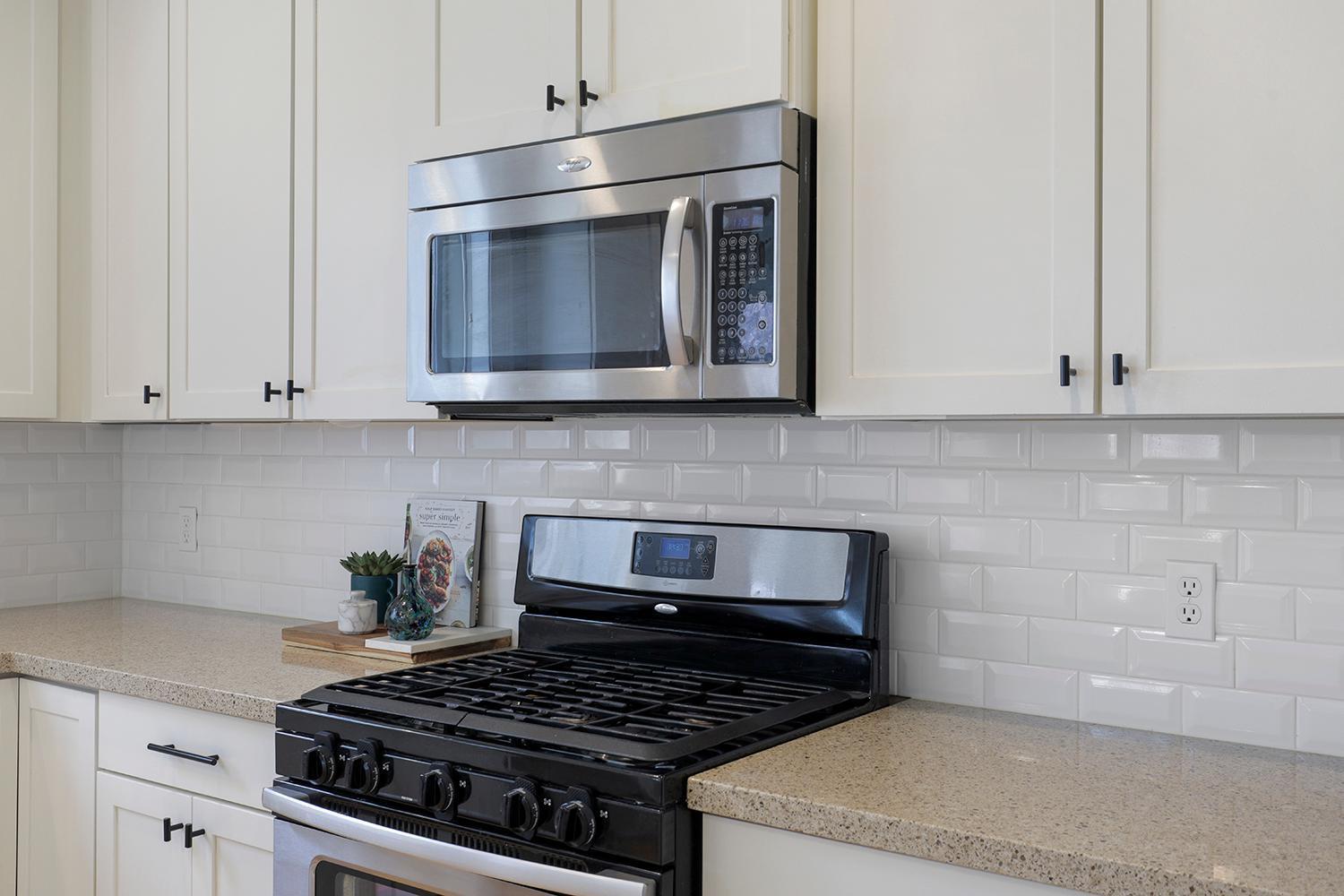 Woodbury, Minnesota 55129, United States, 5 Bedrooms Bedrooms, ,4 BathroomsBathrooms,Residential,Pending Sale,115986