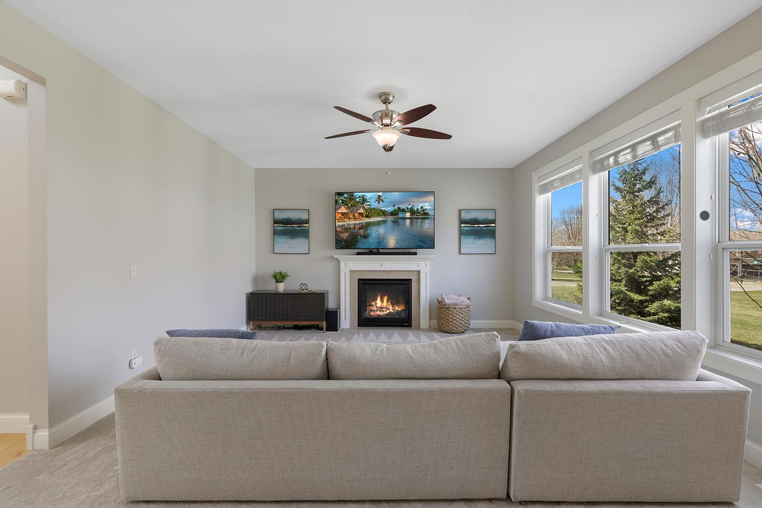 Woodbury, Minnesota 55129, United States, 5 Bedrooms Bedrooms, ,4 BathroomsBathrooms,Residential,Pending Sale,115986